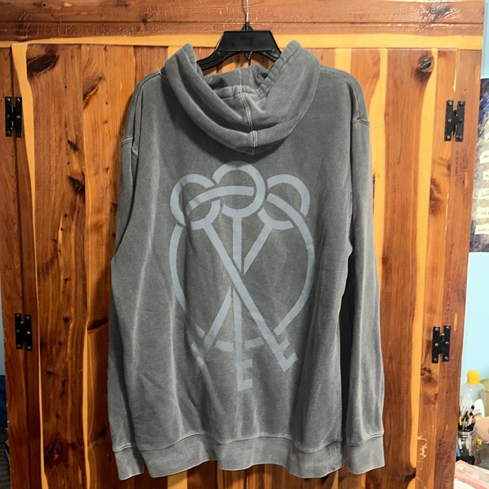 Vintage NF Outcast Hoodie - Picture 5 of 5